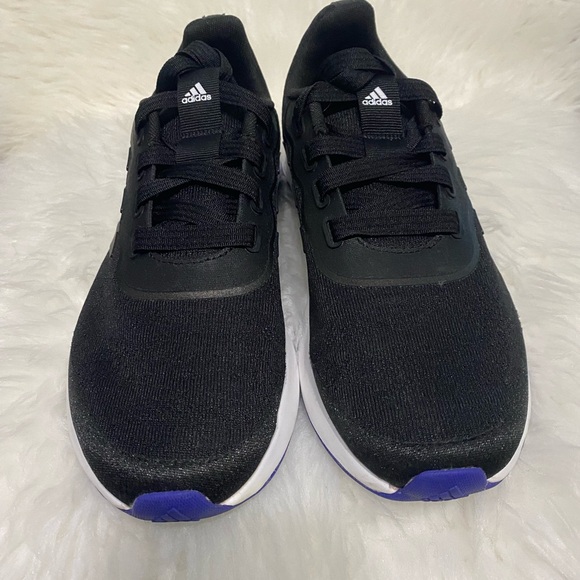 Sneakers - Picture 2 of 5